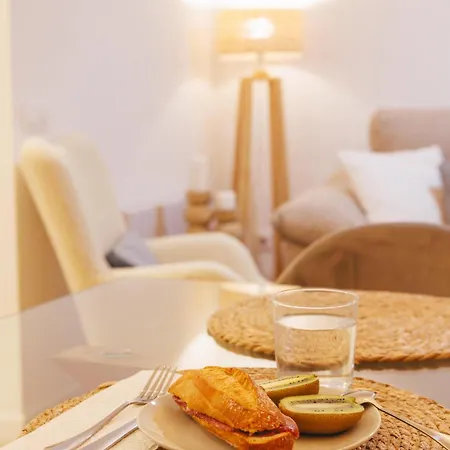 Bravissimo Auriga, Old Town Retreat * ジローナ