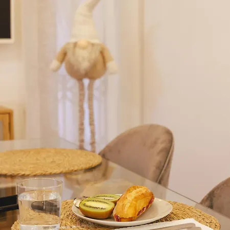 Bravissimo Auriga, Old Town Retreat *