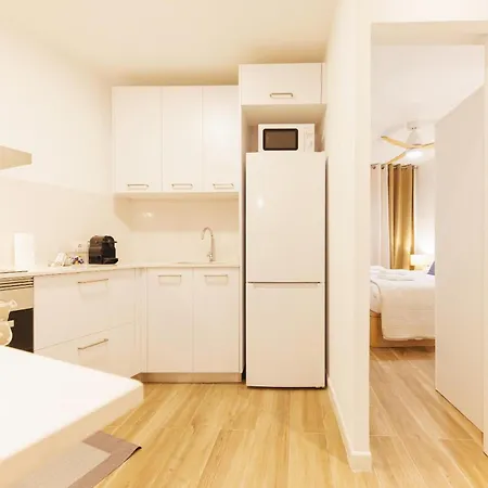 Bravissimo Auriga, Old Town Retreat *