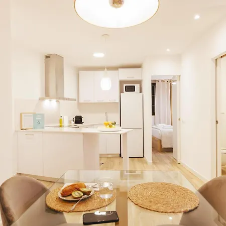 Bravissimo Auriga, Old Town Retreat *