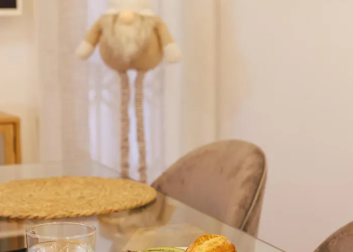 Bravissimo Auriga, Old Town Retreat *