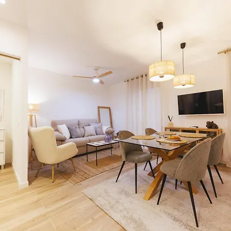 Bravissimo Auriga, Old Town Retreat Daire *